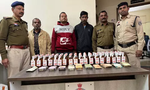 रायपुर: अवैध रूप से शराब बिक्री और सट्टा संचालित करते आरोपी गिरफ्तार