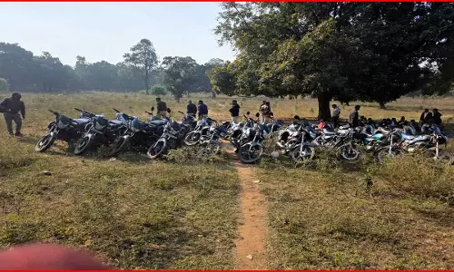 जंगल में सजी थी जुआ की महफिल, फिर... जंगल में सजी थी जुआ की महफिल, फिर...