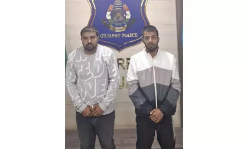 गुजरात एटीएस और कच्छ SOG ने रोहित गोदारा-नवीन बॉक्सर गिरोह का शूटर गिरफ्तार गुजरात एटीएस और कच्छ SOG ने रोहित गोदारा-नवीन बॉक्सर गिरोह का शूटर गिरफ्तार