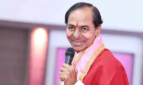 KCR ने BRS कैडर में जोश भरा, ग्रामीण वापसी पर नजर KCR ने BRS कैडर में जोश भरा, ग्रामीण वापसी पर नजर