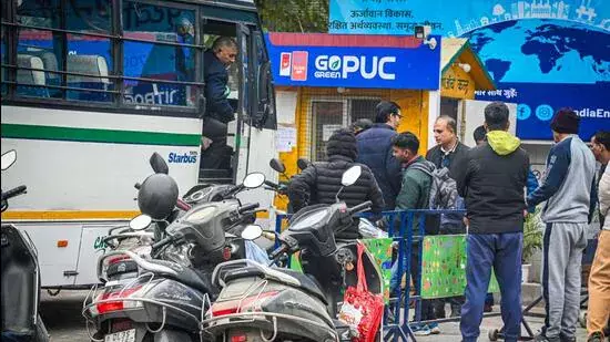 कार्रवाई के बीच 3 दिनों में 1 लाख से ज़्यादा PUC सर्टिफिकेट जारी किए गए : Delhi Minister कार्रवाई के बीच 3 दिनों में 1 लाख से ज़्यादा PUC सर्टिफिकेट जारी किए गए : Delhi Minister