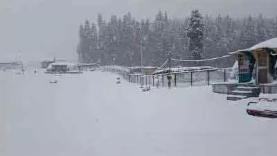 Kashmir में बर्फबारी और बारिश से सूखा खत्म हुआ Kashmir में बर्फबारी और बारिश से सूखा खत्म हुआ