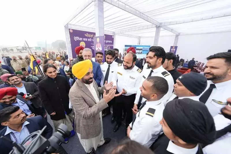 Punjab: मान का दावा है कि राज्य एक प्रमुख एविएशन हब बनेगा Punjab: मान का दावा है कि राज्य एक प्रमुख एविएशन हब बनेगा