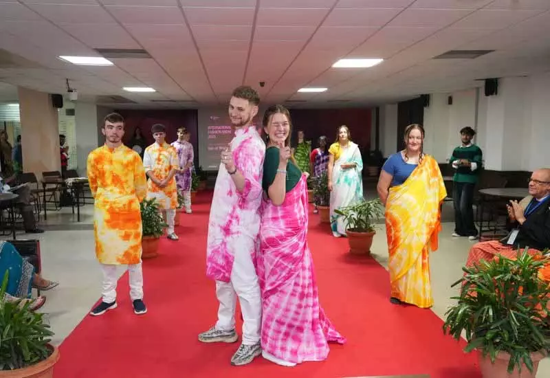UK का प्रतिनिधिमंडल शैक्षणिक और सांस्कृतिक आदान-प्रदान के लिए LPU आया UK का प्रतिनिधिमंडल शैक्षणिक और सांस्कृतिक आदान-प्रदान के लिए LPU आया