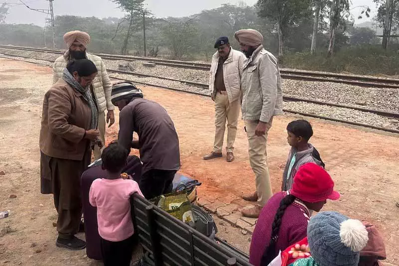 Jalandhar: ग्रामीण जिला पुलिस ने ड्रग्स के खिलाफ घेराबंदी और तलाशी अभियान शुरू किया Jalandhar: ग्रामीण जिला पुलिस ने ड्रग्स के खिलाफ घेराबंदी और तलाशी अभियान शुरू किया