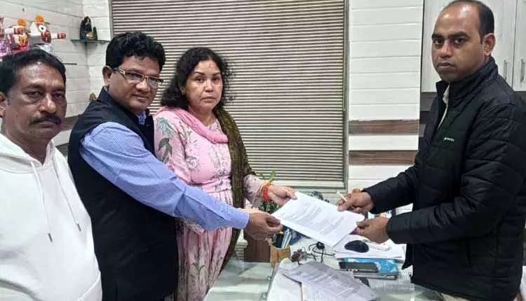 Human Sagar की मां ने बेटे की मौत की जांच की मांग करते हुए शिकायत दर्ज कराई Human Sagar की मां ने बेटे की मौत की जांच की मांग करते हुए शिकायत दर्ज कराई