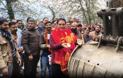भाजपा विधायक शक्ति राज परिहार ने Doda में नई सड़क का शिलान्यास किया भाजपा विधायक शक्ति राज परिहार ने Doda में नई सड़क का शिलान्यास किया