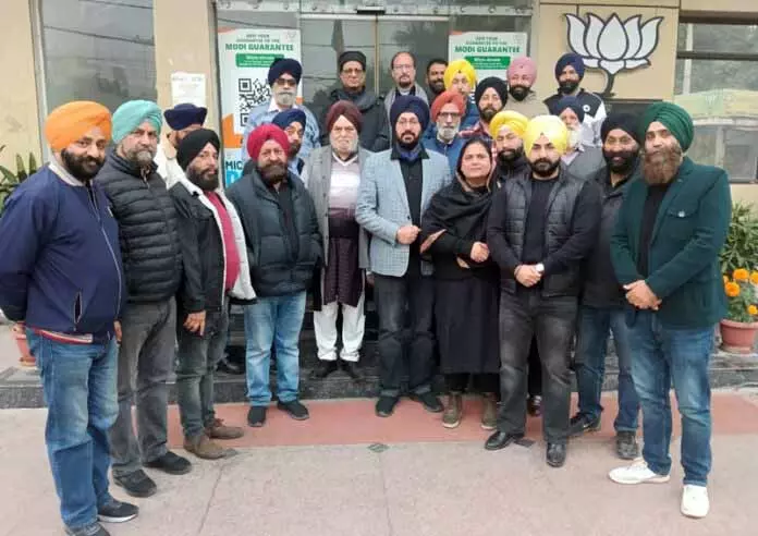 नलवा ने वीर बल दिवस पर BJP अल्पसंख्यक मोर्चा की बैठक की अध्यक्षता की नलवा ने वीर बल दिवस पर BJP अल्पसंख्यक मोर्चा की बैठक की अध्यक्षता की