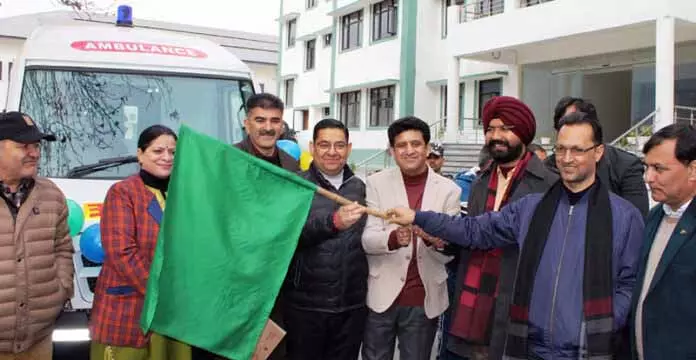 SDH Bhaderwah को पेशेंट ट्रांसपोर्ट एम्बुलेंस मिली SDH Bhaderwah को पेशेंट ट्रांसपोर्ट एम्बुलेंस मिली