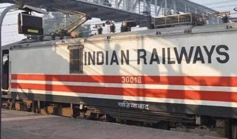 रेलवे ने 26 दिसंबर से Non-AC किराए में हर 500 किलोमीटर पर 10 रुपये की बढ़ोतरी की रेलवे ने 26 दिसंबर से Non-AC किराए में हर 500 किलोमीटर पर 10 रुपये की बढ़ोतरी की