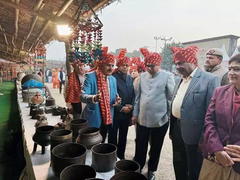 Panchkula में स्वदेशी महोत्सव में हेरिटेज प्रदर्शनी ने गांव की संस्कृति को जीवंत कर दिया Panchkula में स्वदेशी महोत्सव में हेरिटेज प्रदर्शनी ने गांव की संस्कृति को जीवंत कर दिया
