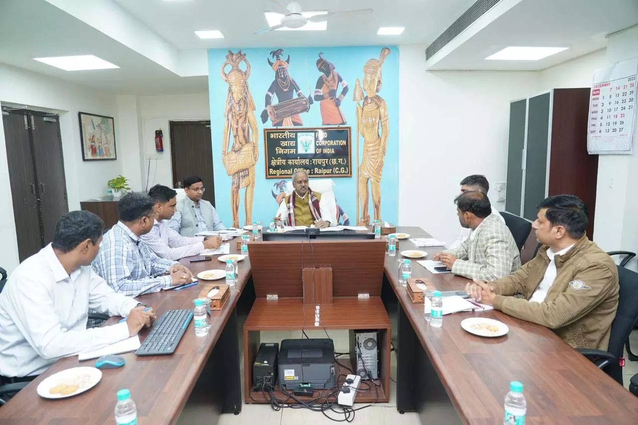छत्तीसगढ़ का किसान देश की खाद्य सुरक्षा की रीढ़, उसके हितों से समझौता नहीं , FCI समीक्षा बैठक में सांसद बृजमोहन अग्रवाल का दो टूक संदेश छत्तीसगढ़ का किसान देश की खाद्य सुरक्षा की रीढ़, उसके हितों से समझौता नहीं , FCI समीक्षा बैठक में सांसद बृजमोहन अग्रवाल का दो टूक संदेश