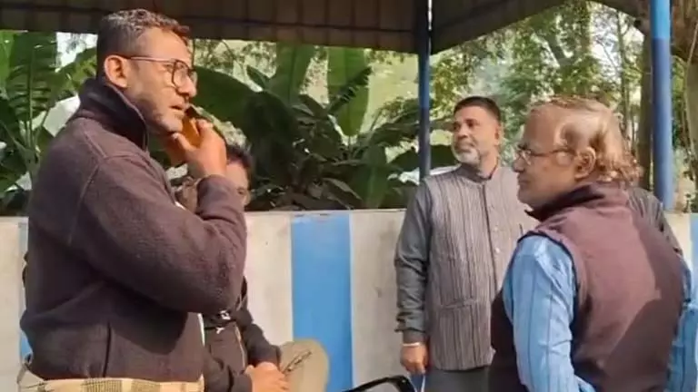 बिल्ली को लेकर Landlord से हुए झगड़े के बाद मकान मालिक की सीढ़ियों से गिरकर मौत बिल्ली को लेकर Landlord से हुए झगड़े के बाद मकान मालिक की सीढ़ियों से गिरकर मौत
