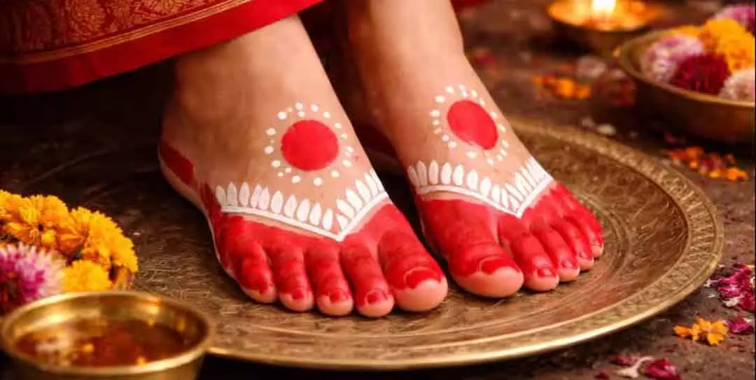 भारतीय Culture में अलता का महत्व: सुहाग और सौभाग्य का प्रतीक भारतीय Culture में अलता का महत्व: सुहाग और सौभाग्य का प्रतीक