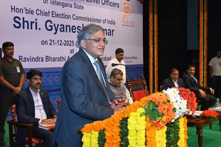 तेलंगाना जल्द ही एसआईआर में पूरे देश के लिए एक आदर्श बनेगा: सीईसी ज्ञानेश कुमार तेलंगाना जल्द ही एसआईआर में पूरे देश के लिए एक आदर्श बनेगा: सीईसी ज्ञानेश कुमार