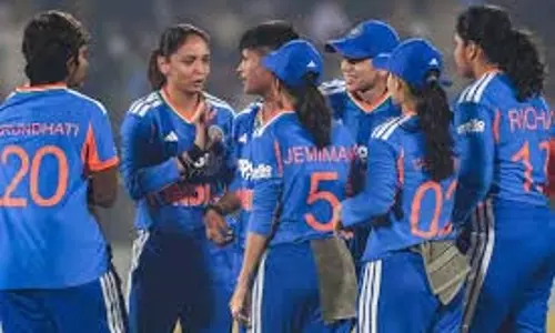 INDW vs SLW: भारत ने श्रीलंका को 8 विकेट से रौंदा, स्मृति मंधाना ने रिकॉर्ड बुक में दर्ज कराया नाम INDW vs SLW: भारत ने श्रीलंका को 8 विकेट से रौंदा, स्मृति मंधाना ने रिकॉर्ड बुक में दर्ज कराया नाम