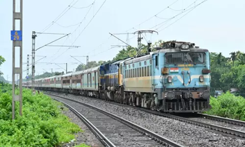 रेलवे ने नए साल के दौरान 3 जोड़ी विशेष ट्रेनें चलाने का लिया निर्णय रेलवे ने नए साल के दौरान 3 जोड़ी विशेष ट्रेनें चलाने का लिया निर्णय