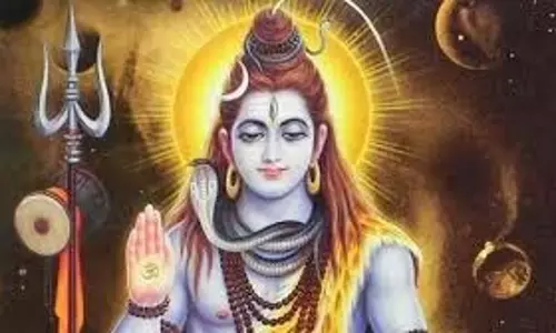Somwar Upay: सोमवार के दिन करें ये आसान उपाय, भगवान शिव दूर करेंगे हर विघ्न-बाधाएं Somwar Upay: सोमवार के दिन करें ये आसान उपाय, भगवान शिव दूर करेंगे हर विघ्न-बाधाएं