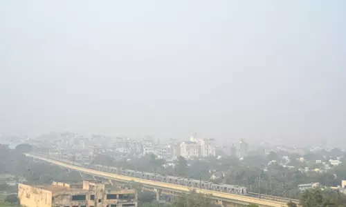दिल्ली-एनसीआर: सर्दी, कोहरा और प्रदूषण के तिहरे संकट की मार, एक्यूआई 400 के पार