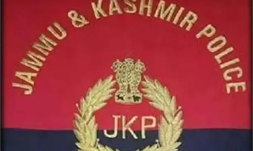 JammuKashmir: जांगम क्रॉसिंग पर खतरानाक मंजर, बिस्किट देने आए दोस्त बने लुटेरे JammuKashmir: जांगम क्रॉसिंग पर खतरानाक मंजर, बिस्किट देने आए दोस्त बने लुटेरे