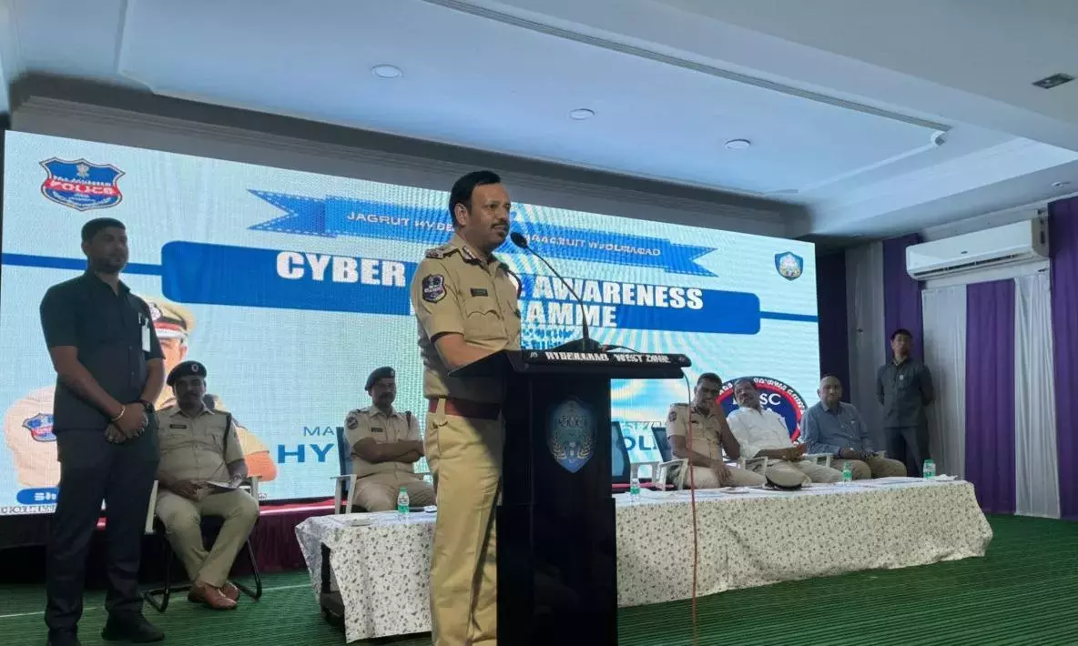 Telangana में पुलिस ऑनलाइन सट्टेबाजी का शिकार हुई Telangana में पुलिस ऑनलाइन सट्टेबाजी का शिकार हुई