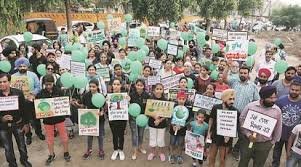 Ludhiana : सड़क निर्माण के लिए पेड़ काटने की PAU की योजना के खिलाफ छात्रों ने विरोध प्रदर्शन किया