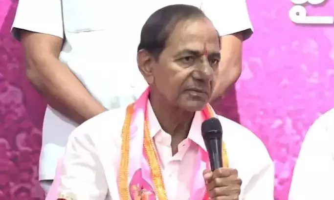 सरकार रियल एस्टेट ब्रोकर बन गई है: KCR सरकार रियल एस्टेट ब्रोकर बन गई है: KCR