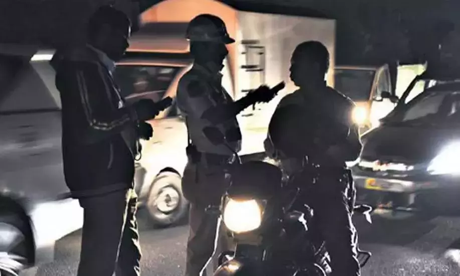Telangana: विशेष जांच के दौरान नशे में गाड़ी चलाने के आरोप में 800 लोगों पर केस दर्ज Telangana: विशेष जांच के दौरान नशे में गाड़ी चलाने के आरोप में 800 लोगों पर केस दर्ज