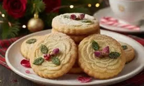 Christmas Special Rose Cookies: त्योहार का मजा बढ़ाएंगे कुरकुरे क्रिसमस स्पेशल गुलाब कुकीज Christmas Special Rose Cookies: त्योहार का मजा बढ़ाएंगे कुरकुरे क्रिसमस स्पेशल गुलाब कुकीज