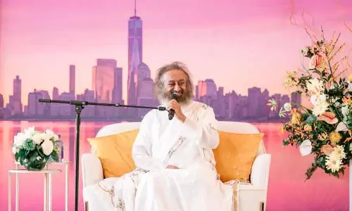 Sri Sri Ravi Shankar ने 150 देशों में 12.1 मिलियन लोगों के साथ सामूहिक ध्यान का नेतृत्व किया