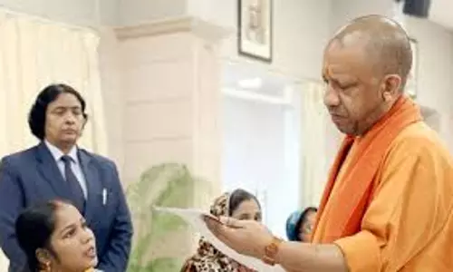 Lucknow: सीएम योगी जनता दर्शन में हुए सक्रिय, सुनाए गए सुझाव Lucknow: सीएम योगी जनता दर्शन में हुए सक्रिय, सुनाए गए सुझाव