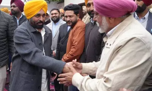 अकालियों ने पंजाब में ड्रग्स की शुरुआत की, वे इसे पीछे धकेलना चाहते हैं, CM Mann ने दावा किया अकालियों ने पंजाब में ड्रग्स की शुरुआत की, वे इसे पीछे धकेलना चाहते हैं, CM Mann ने दावा किया
