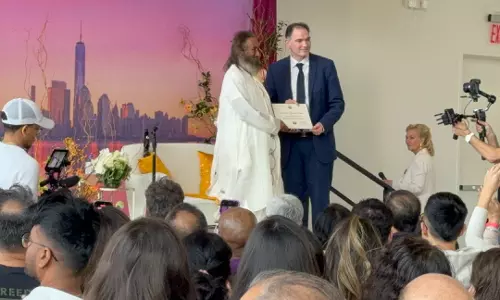 ध्यान वैश्विक मानसिक स्वास्थ्य संकट से निपटने की कुंजी है: श्री श्री रवि शंकर ध्यान वैश्विक मानसिक स्वास्थ्य संकट से निपटने की कुंजी है: श्री श्री रवि शंकर