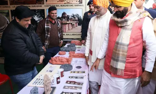 Haryana : युवाओं को स्किल्स को टेक्नोलॉजी के साथ मिलाकर जॉब क्रिएटर बनना चाहिए Haryana : युवाओं को स्किल्स को टेक्नोलॉजी के साथ मिलाकर जॉब क्रिएटर बनना चाहिए