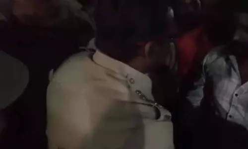 Tamil Nadu में संथानकुडु झंडा फहराने को लेकर थिरुपरनकुंड्रम पहाड़ी पर विरोध प्रदर्शन शुरू हो गया