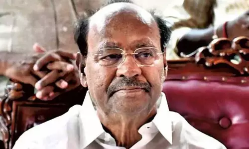 Ramdas ने सरकार से कॉन्ट्रैक्ट नर्सों को रेगुलर करने की अपील की, पुलिस कार्रवाई की निंदा की Ramdas ने सरकार से कॉन्ट्रैक्ट नर्सों को रेगुलर करने की अपील की, पुलिस कार्रवाई की निंदा की