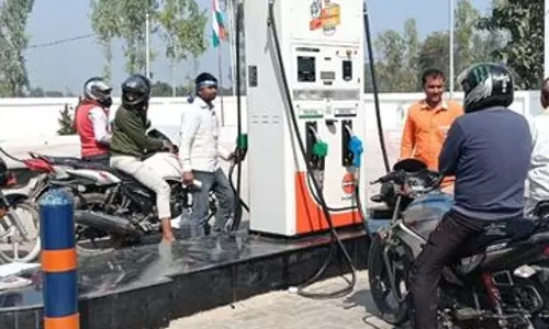 Lucknow: सीएम योगी ने कोडिन कफ सिरप विवाद में विपक्ष को दिया करारा जवाब Lucknow: सीएम योगी ने कोडिन कफ सिरप विवाद में विपक्ष को दिया करारा जवाब