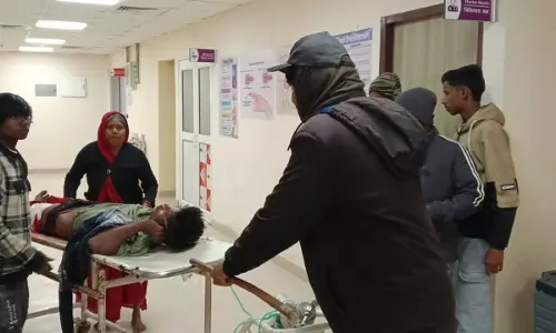 नशे की हालत में ताबड़तोड़ चाकू से हमला...चाकूबाजी की घटना में दो की मौत, दो घायल नशे की हालत में ताबड़तोड़ चाकू से हमला...चाकूबाजी की घटना में दो की मौत, दो घायल