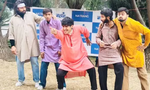 Natrang ने साप्ताहिक थिएटर श्रृंखला में हिंदी नाटक आग का मंचन किया Natrang ने साप्ताहिक थिएटर श्रृंखला में हिंदी नाटक आग का मंचन किया