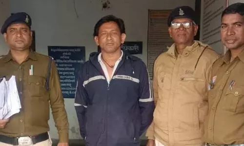 कचना में अवैध शराब जब्त, कुरूद में चखना ठेलों पर कसा शिकंजा