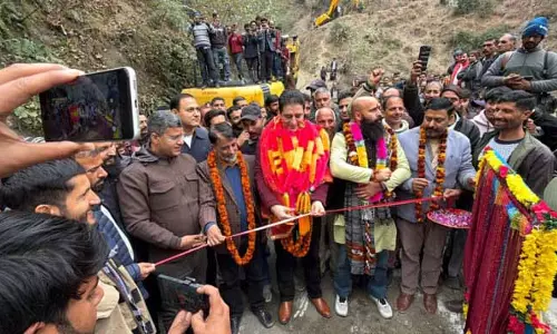 Shakti Parihar ने 73 करोड़ रुपये की लागत वाली अस्सर-धंसाल से पट्टा सड़क की आधारशिला रखी Shakti Parihar ने 73 करोड़ रुपये की लागत वाली अस्सर-धंसाल से पट्टा सड़क की आधारशिला रखी