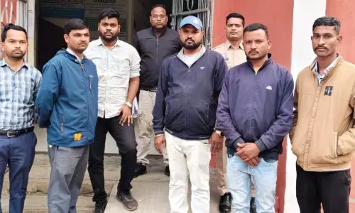 एम्बुलेंस चालक से मारपीट और तोड़फोड़, बलवा के 6 आरोपी गिरफ्तार एम्बुलेंस चालक से मारपीट और तोड़फोड़, बलवा के 6 आरोपी गिरफ्तार
