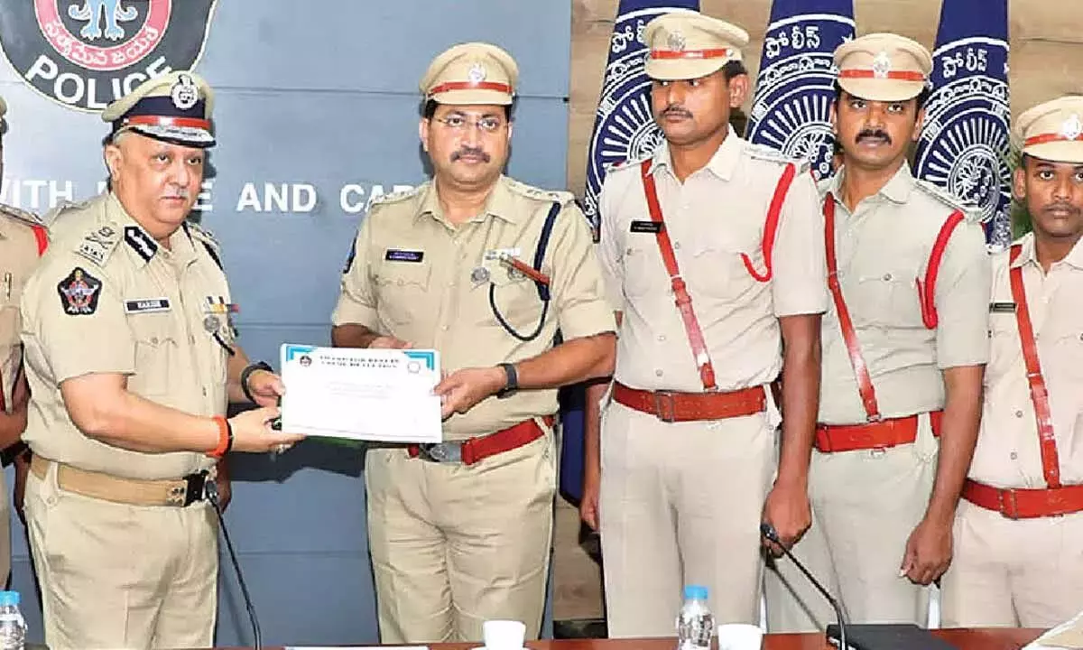 Andhra: पार्वतीपुरम मान्यम पुलिस को ABCD पुरस्कार मिला Andhra: पार्वतीपुरम मान्यम पुलिस को ABCD पुरस्कार मिला