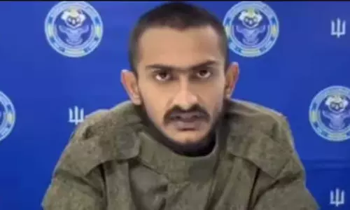 Ukraine में फंसे गुजरात के छात्र ने रूसी सेना में शामिल होने के खिलाफ चेतावनी दी, सरकार से मदद मांगी Ukraine में फंसे गुजरात के छात्र ने रूसी सेना में शामिल होने के खिलाफ चेतावनी दी, सरकार से मदद मांगी