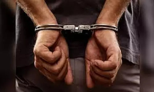 Hyderabad में ड्रग्स बेचने वाले पांच सदस्यीय गिरोह को गिरफ्तार किया Hyderabad में ड्रग्स बेचने वाले पांच सदस्यीय गिरोह को गिरफ्तार किया