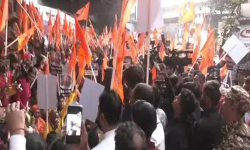 दीपू चंद्र दास की हत्या पर दोनों देशों में विरोध, सड़कों पर गुस्सा