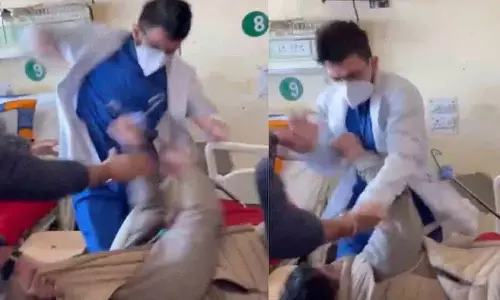 शिमला के अस्पताल में Doctor-Patient के बीच झगड़ा हुआ, वीडियो वायरल शिमला के अस्पताल में Doctor-Patient के बीच झगड़ा हुआ, वीडियो वायरल