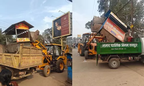रायपुर में टीम प्रहरी ने अभियान चलाकर 17 ठेले जब्त किए, 12 अवैध कब्जे हटाए
