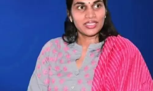 आंध्र प्रदेश: YSR कांग्रेस ने महिलाओं के खिलाफ बढ़ते अपराधों पर चिंता जताई आंध्र प्रदेश: YSR कांग्रेस ने महिलाओं के खिलाफ बढ़ते अपराधों पर चिंता जताई