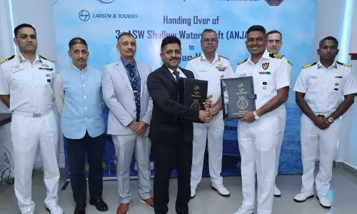GRSE ने नौसेना को पनडुब्बी रोधी युद्धपोत अंजदीप सौंपा GRSE ने नौसेना को पनडुब्बी रोधी युद्धपोत अंजदीप सौंपा